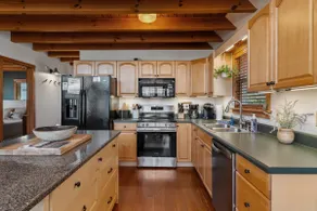 Lake Keowee Cabin: Peaceful and Bright - Image 5