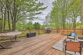 Near Lakes & Resorts: Pet-Friendly Long Pond Abode - Image 2