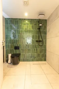 Luxe Detached 3 Bed Luxe House on Exclusive Private Estate Close to Coast Free Hot Tub Sleeps 6 Private Parking for 2 Cars - Image 4