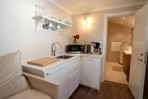 Private guest house • New bathroom • 2 min to the city center - Image 4