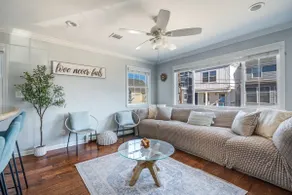 Cozy Beach Block 2BR Home ~ Private yard with BBQ grill & Lounging Rooftop deck - Image 3