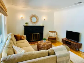 Downtown Oasis || Style and Comfort - Image 2