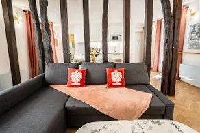 Contemporary Apt in Downtown | King Size Bed - Image 4