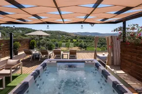 Villa Paris with Rooftop & Jacuzzi - Image 4