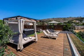Villa Paris with Rooftop & Jacuzzi - Image 3
