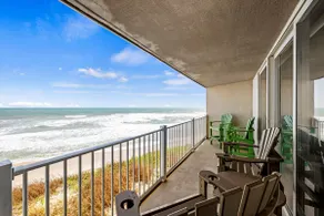 Oceanfront Condo with beach access - Image 4