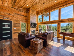 Fall specials/Stunning Views/Luxury/Pet Friendly - Image 2