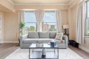 Remodeled 4th Floor Corner Unit w/ Fireworks View - Image 2