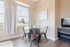 Remodeled 4th Floor Corner Unit w/ Fireworks View - Image 5
