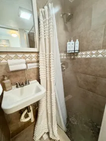 Boutique Private Guest Suite Near Hard Rock - Image 3