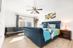 cheerful 6 beds single home with 2 car garage - Image 5