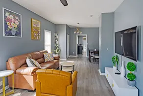 HOUSE WITH FREE PARKING - Image 5