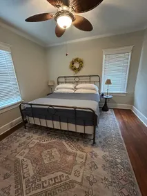 Historical Downtown Beauty. Clean and charming! - Image 4