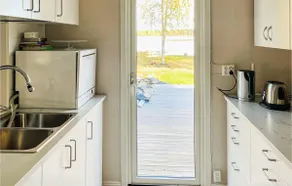 Strandnära hus i Rosvik med kök - Image 4