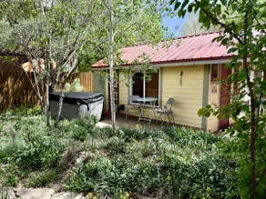 Kenzie's Tiny Cottage- Prvt Hot Tub & Rain shower - Image 3