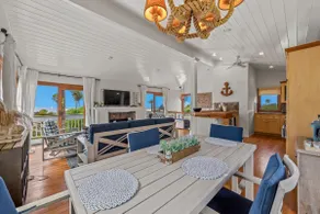 Darling Del Mar Beach Cottage with Ocean Views - Image 4