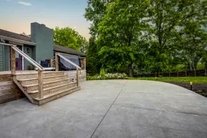 Private Apartment with Hot tub, Garage & Fence - Image 2