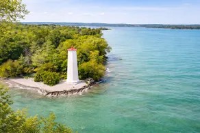 Presqu’ile 1 Acre Retreat | Fire Pit + Pool Table - Image 5