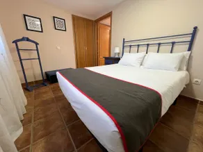 Family studio with double bed and patio - Image 3