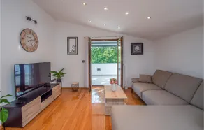 Gorgeous Apartment In Rezanci With Wifi - Image 3
