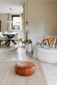 Retro Chic Retreat | Sauna, Hottub & Lakeside Calm - Image 4