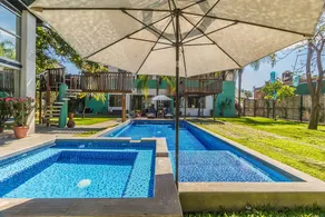Family Home with Play Room, Pool and Jacuzzi - Image 5