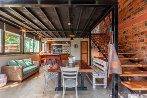 Family Home with Play Room, Pool and Jacuzzi - Image 4