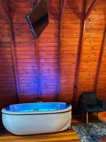 Chalet Esmeralda - Image 5