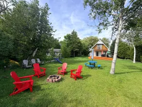 Cozy Lakefront Cottage - Canoeing, Fishing, Swimming & Firepit - Image 3