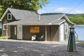 Lakefront, 5 Min to Colgate, Sleeps 8 - Image 3