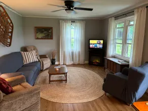 Farmhouse in Nathan's Creek with beautiful views - Image 4