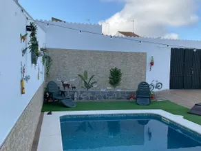 A nice townhouse with a pool - Image 5