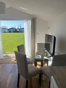 Adorable 2 bedroom holiday chalet. Newly renovated - Image 5