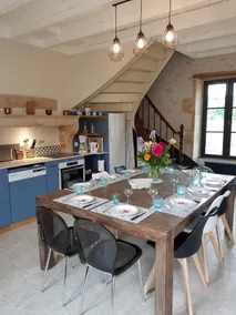 Large, charming gîte with pool. - Image 3