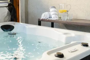 Canyon Basecamp with Hot Tub, Sauna and EV Charger - Image 5