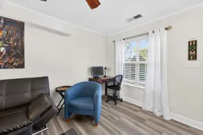 Modern Executive Townhome • Sleeps 6•Pool•FastWiFi - Image 4