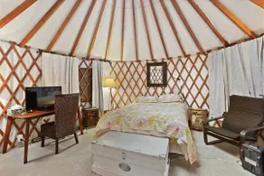 Luxurious Yurt Retreat 2 Mins to Sea-Tac Airport - Image 2