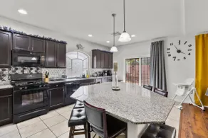 Holiday specials/ 5BR 10 min to airport &strip - Image 4