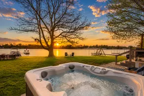 Lakefront Family Fun | HotTub • Game Room • Kayaks - Image 5