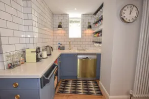 Arden Villa, sleeps 8, moments from the golden sandy beach of Ryde - Image 5