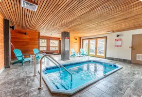 Cozy Condo - Pool - Game Room - Walk to Lifts! - Image 3