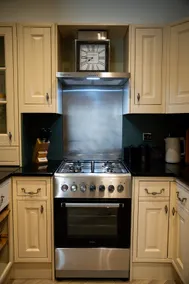 2 Bed Ground floor Apartment with parking - Image 5