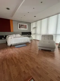 A beautiful loft with parking and an excellent location - Image 2