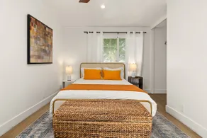 1970s Inglewood 3BR Gem w Parking, W/D & Jacuzzi - Image 3