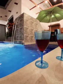 Adorable Suite-Garage-Piscina -Top floor - Image 4