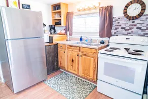 Fisherman Cabin Located on Beautiful Douglas Lake - Image 3