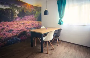 Lavender apartment with sauna and pool access - Image 3