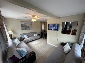 Newly Renovated-2 BR 1 BA House - Image 2