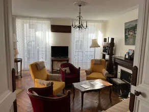 L'Atypique ~ 3 stars ~ Old-world charm - Image 3