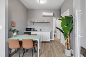 *SouthPhilly Broad St Private Modern Studio 1 - Image 3
